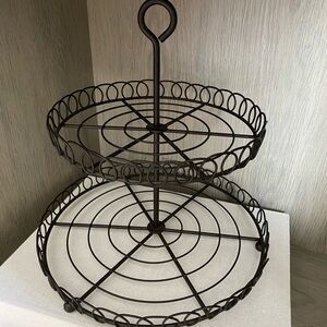 Chic Black Metal Wire Display Stand